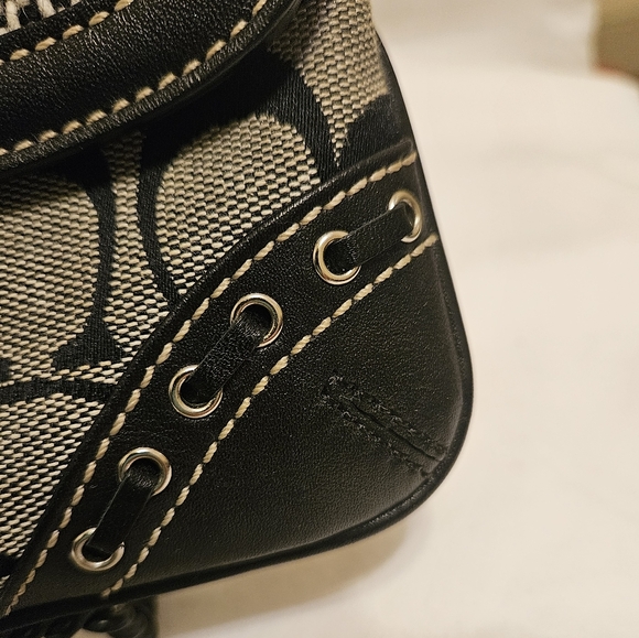 Coach Vintage Y2k Limited edition Monogram Soho Wristlet - Picture 7 of 9